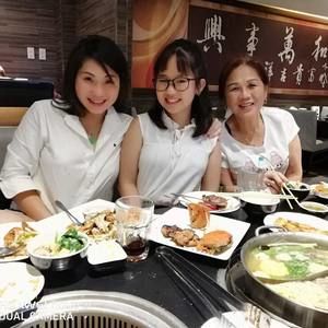 Meet your Posher, Selina